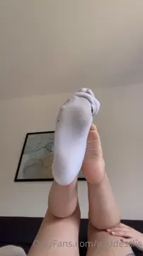 Poster: 31 goddesslis 2021-07-06-0gs81if0siwdrk36r9zim source