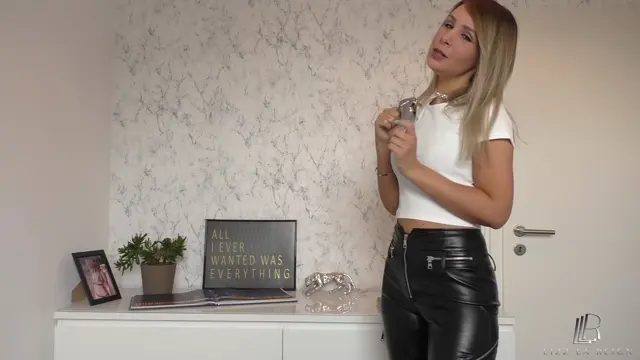 Poster: Lizz La Reign – English Store – Mail Timer Chastity Fuckover – Blackmail-Fantasy 1920×1080 HD