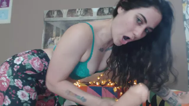 Poster: Goddess Green Eyed - SPH Toy Comparison You Wish You Were Big