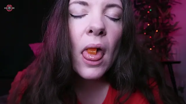 Poster: Miss Hannelore – Kissing My Tiny Boyfriend