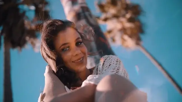 Poster: misslorin 30-09-2019-11583191-Every thing a man could ever want from head all th