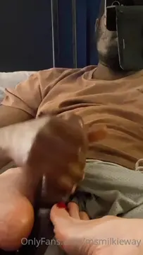 Poster: msmilkieway – Caught him watching my newest JOI video so I decided to let my Tempting Toes tease him for