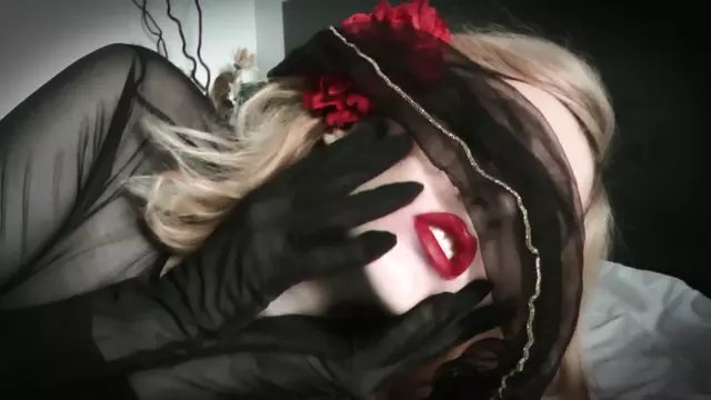 Poster: Dangerous Temptation - Nylon Weapon