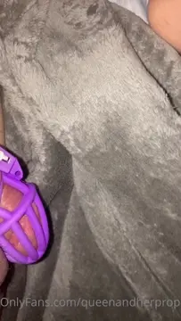 Poster: 30 queenandherproperty 0gx2bcgne7gdlm8fqxk6e source