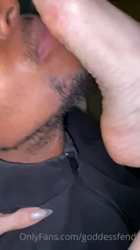 Poster: goddessfendi – Video 087