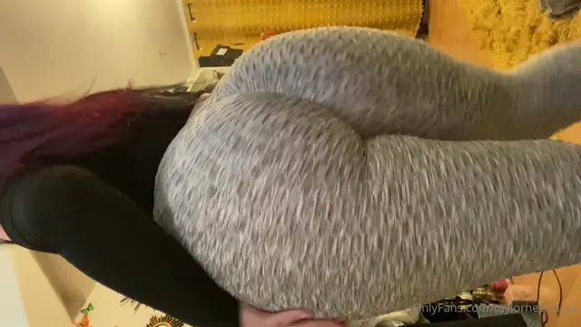 Poster: GODDESS TAYLOR – Gym legging fetish_612 (@taylorhearts_xx) (29.04.2021)