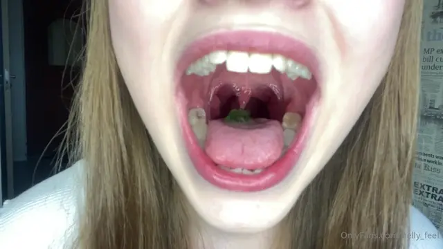 Poster: Nelly Giantess – These Gummy Bears Themselves Asked Me To Swallow Them