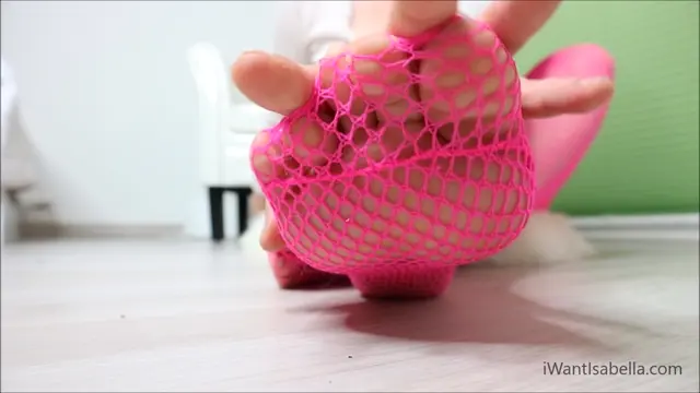 Poster: Princess Isabella – Pink Fishnet Foot Worship