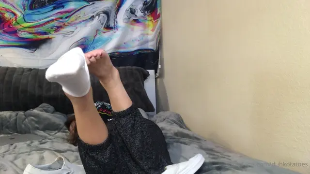 Poster: duhkotatoes 08-06-2020 shoe sock sole show. Sorry for the late upload DM me requests I m filming everything on We