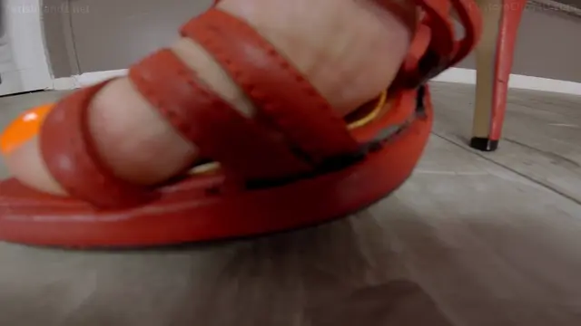 Poster: GiantessZone Movies – Stepmom Extreme Unaware Session