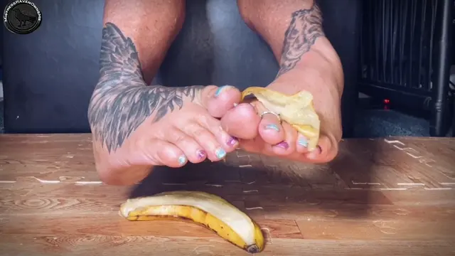 Poster: BANANA TOE SANDWICH