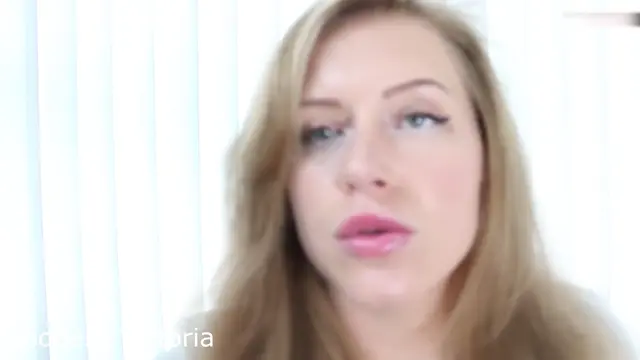 Poster: Cruel Seductress Victoria – Pink Lipgloss Quickie JOI – Face Goddess