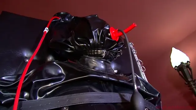 Poster: SERIOUSKIT: Lady Patricia, Anna and Slave