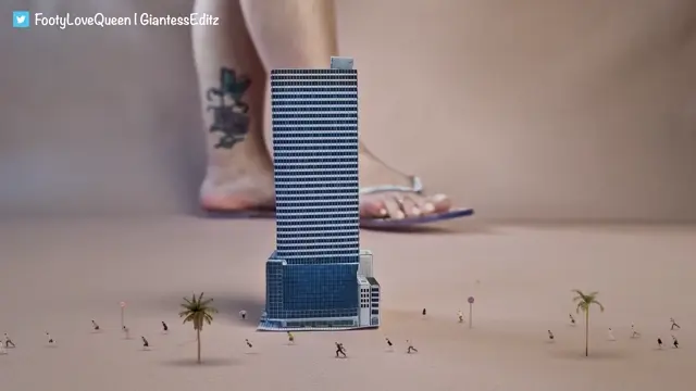 Poster: Giantess FootyQueen – Giantess Skyscraper FootyQueen