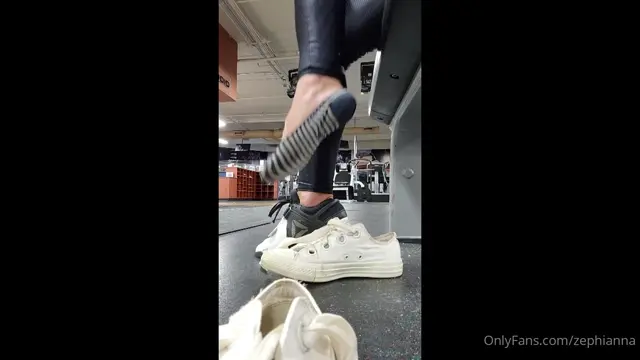 Poster: zephianna 30-04-2023-2855962739-Don’t be playing with my smelly sneakers while I’m off lifting weights, foot boy. And they